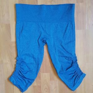 Lululemon In The Flow Crops, SZ 10